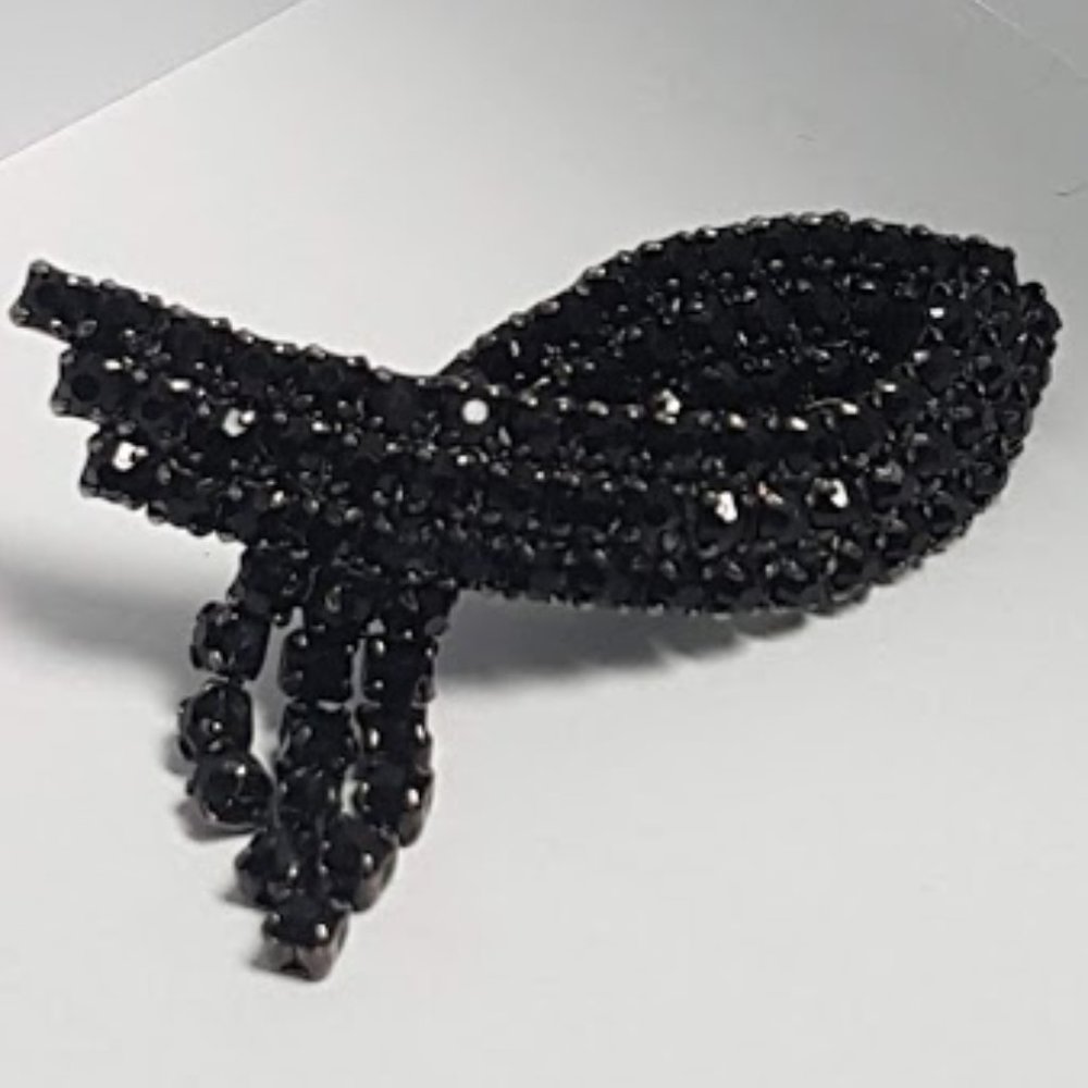VINTAGE BLACK ONYX? RIBBON/EGYPTIAN EYE BROOCH